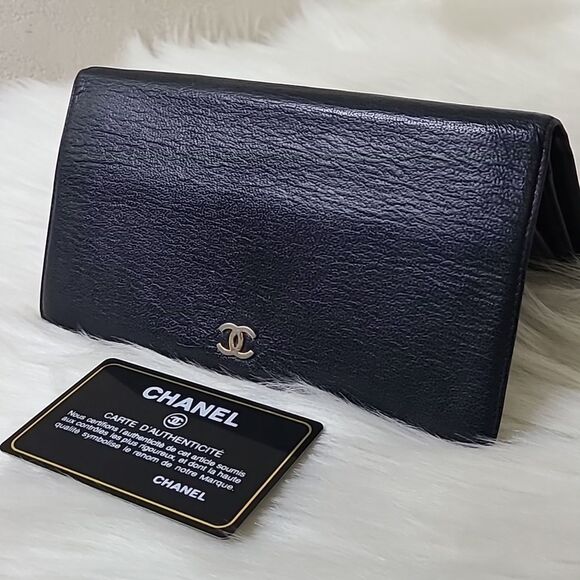 💯 Authentic Chanel Long Wallet 🍀 - Picture 1 of 13